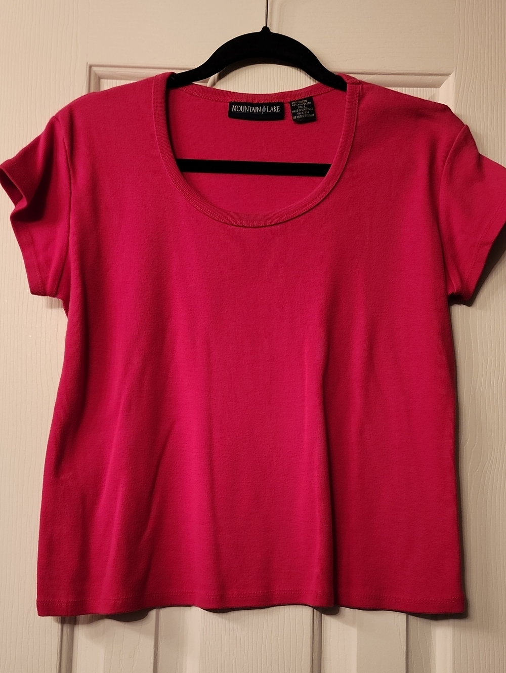 Mountain Lake Scoop Neck Short Sleeve Tee - Hot Pink